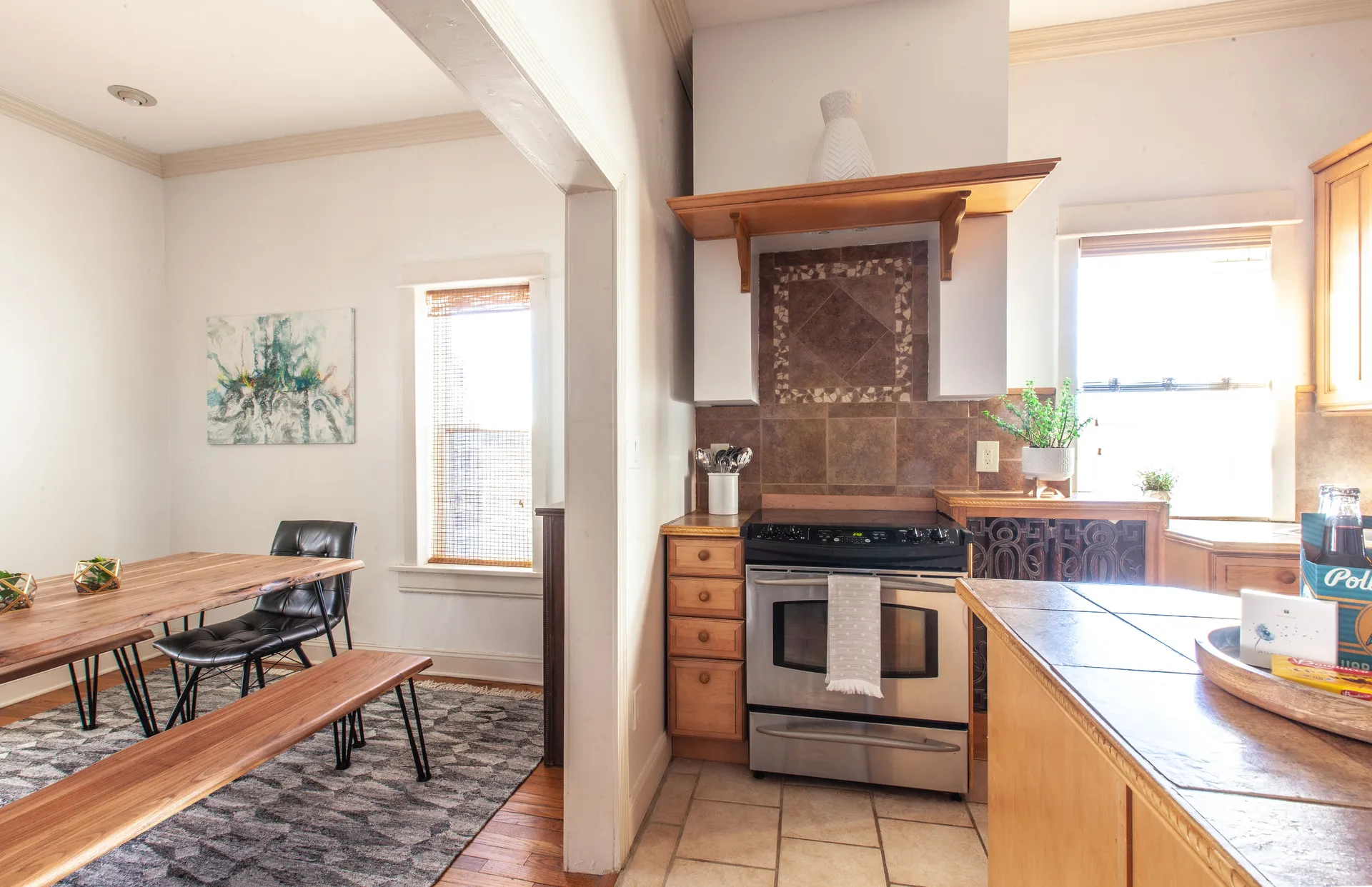 Loft A full kitchen and intimate dining area